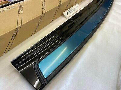 2016 2017 2018 2019 TOYOTA LAND CRUISER 202 REAR BUMPER STEP GUARD GENUINE SUS - Image 5