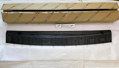 2016 2017 2018 2019 TOYOTA LAND CRUISER 202 REAR BUMPER STEP GUARD GENUINE SUS - Image 9