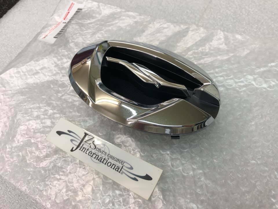 2004 2005 2006 TOYOTA COROLLA RUNX FRONT EMBLEM GENUINE JDM - Image 4